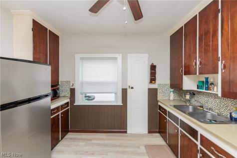 4318 Bucyrus Avenue Cleveland OH 44109