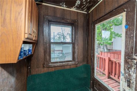 4318 Bucyrus Avenue Cleveland OH 44109