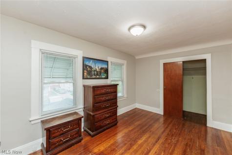 4318 Bucyrus Avenue Cleveland OH 44109