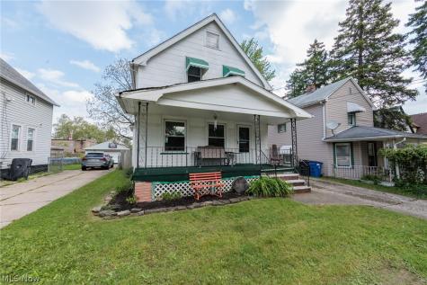 4318 Bucyrus Avenue Cleveland OH 44109