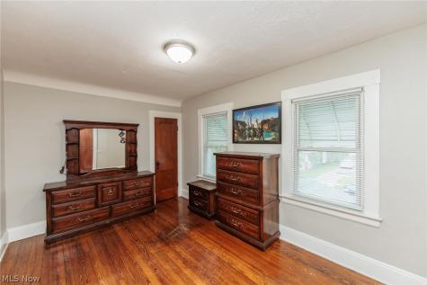 4318 Bucyrus Avenue Cleveland OH 44109