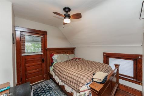 4318 Bucyrus Avenue Cleveland OH 44109
