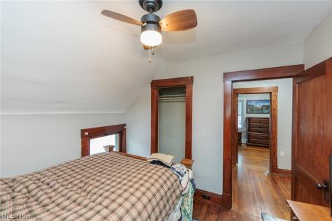 4318 Bucyrus Avenue Cleveland OH 44109