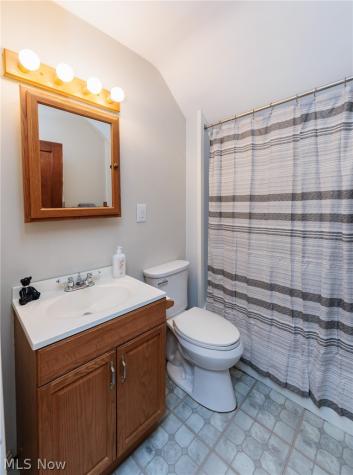 4318 Bucyrus Avenue Cleveland OH 44109