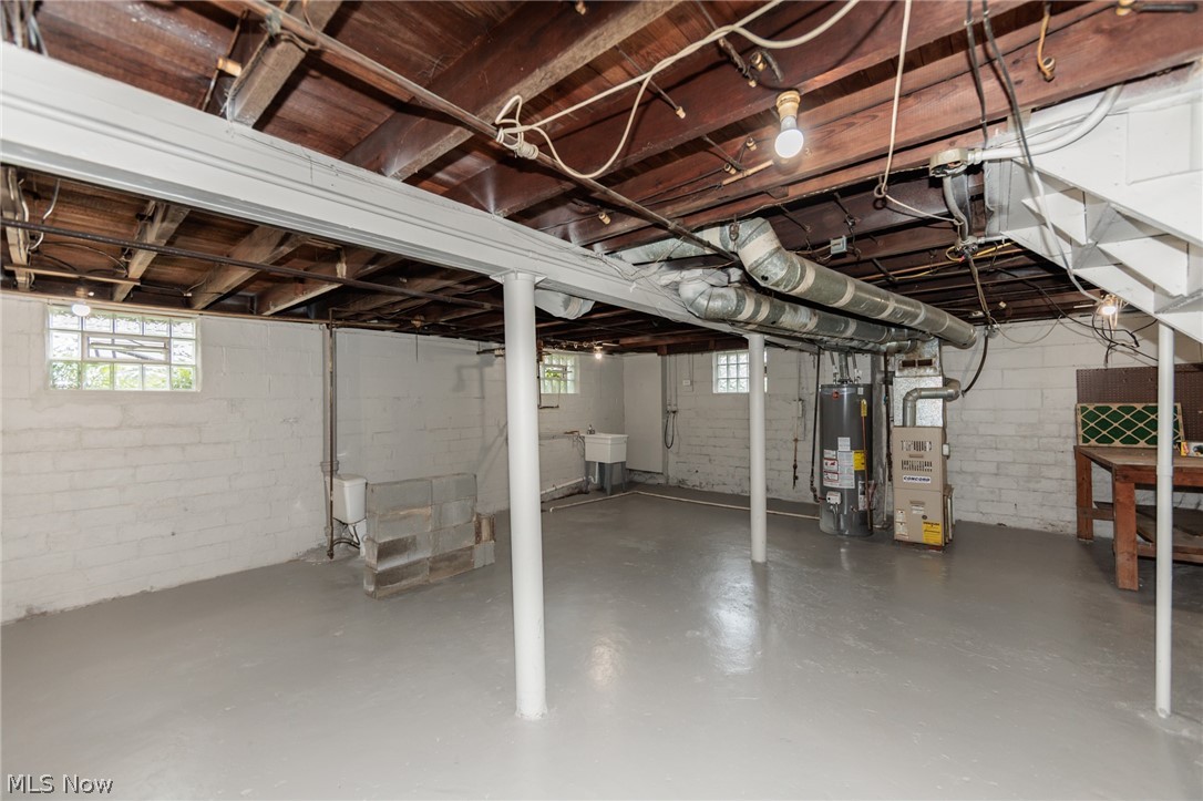 4318 Bucyrus Avenue Cleveland OH 44109