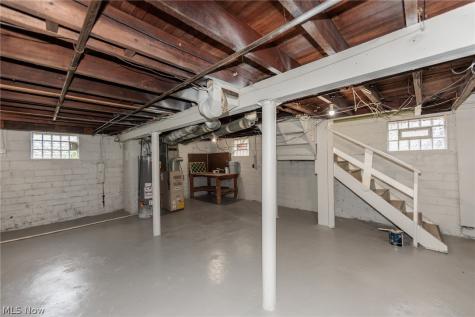 4318 Bucyrus Avenue Cleveland OH 44109