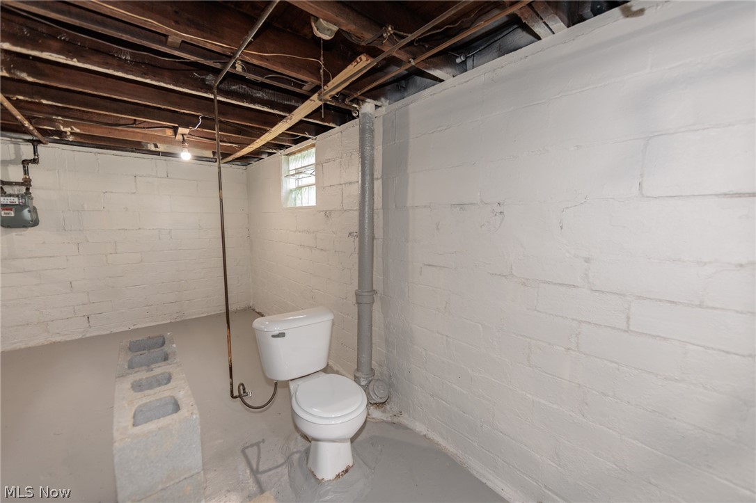4318 Bucyrus Avenue Cleveland OH 44109