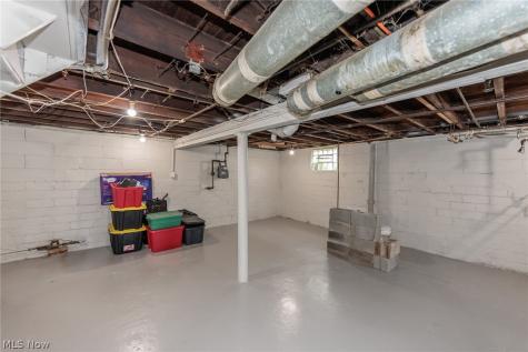 4318 Bucyrus Avenue Cleveland OH 44109