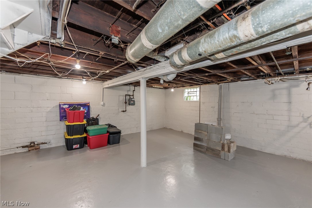 4318 Bucyrus Avenue Cleveland OH 44109
