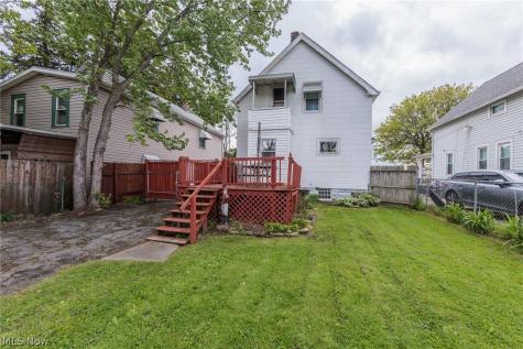 4318 Bucyrus Avenue Cleveland OH 44109