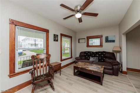 4318 Bucyrus Avenue Cleveland OH 44109