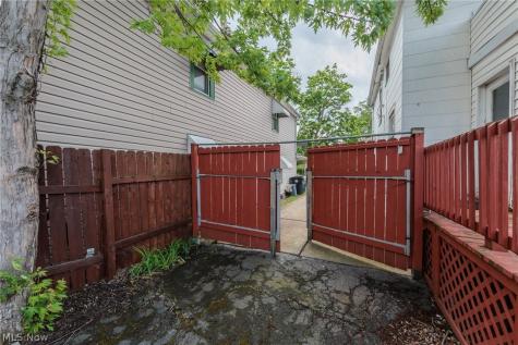 4318 Bucyrus Avenue Cleveland OH 44109
