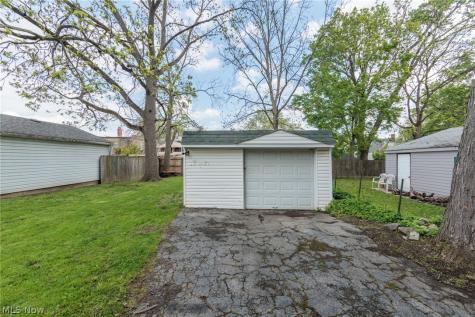 4318 Bucyrus Avenue Cleveland OH 44109