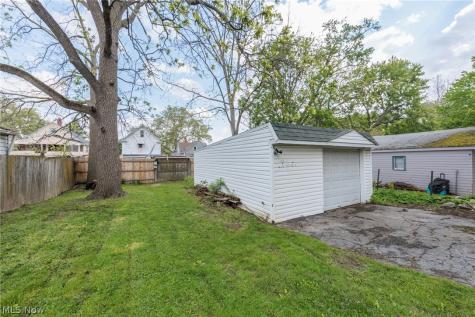 4318 Bucyrus Avenue Cleveland OH 44109