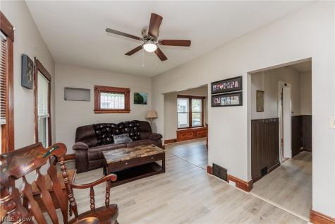 4318 Bucyrus Avenue Cleveland OH 44109