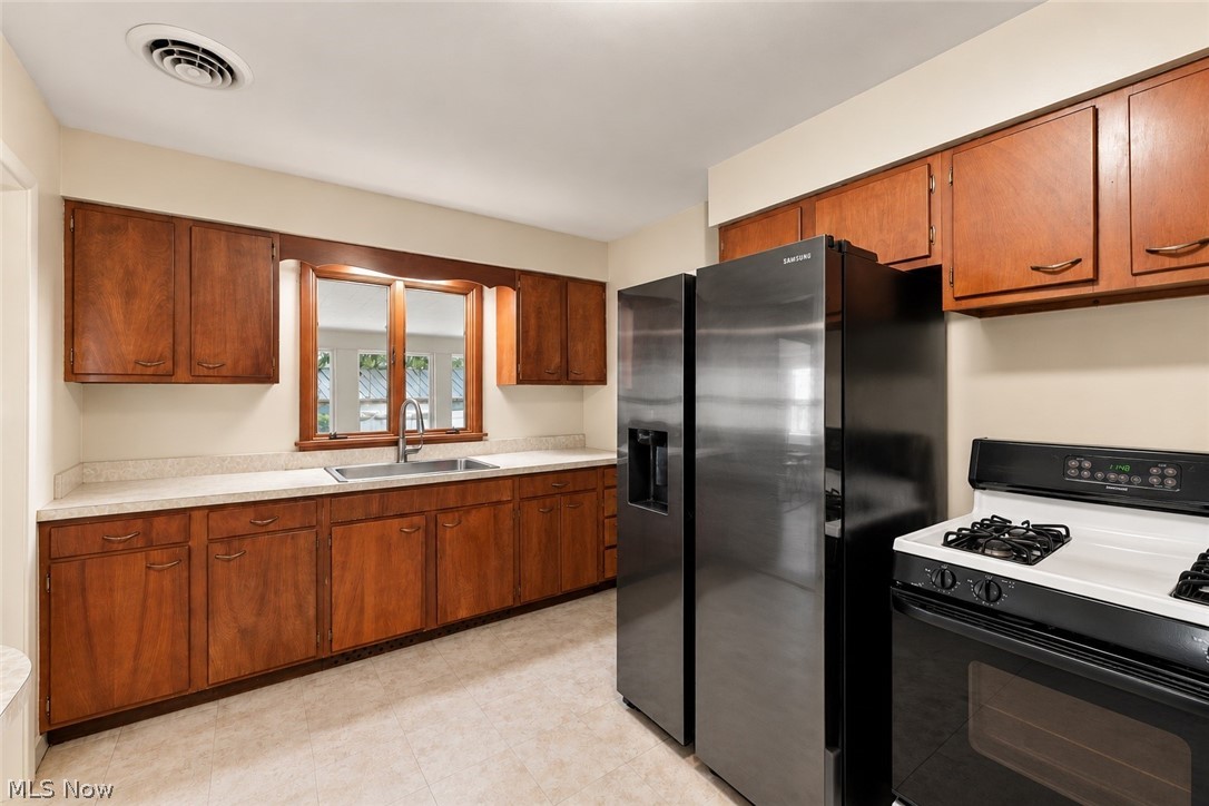 412 High Meadow Road Amherst OH 44001