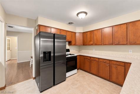 412 High Meadow Road Amherst OH 44001