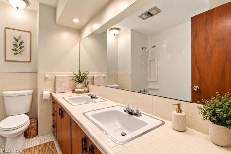 412 High Meadow Road Amherst OH 44001