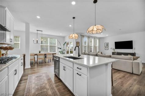 6508 Garden Path Olmsted Twp OH 44138