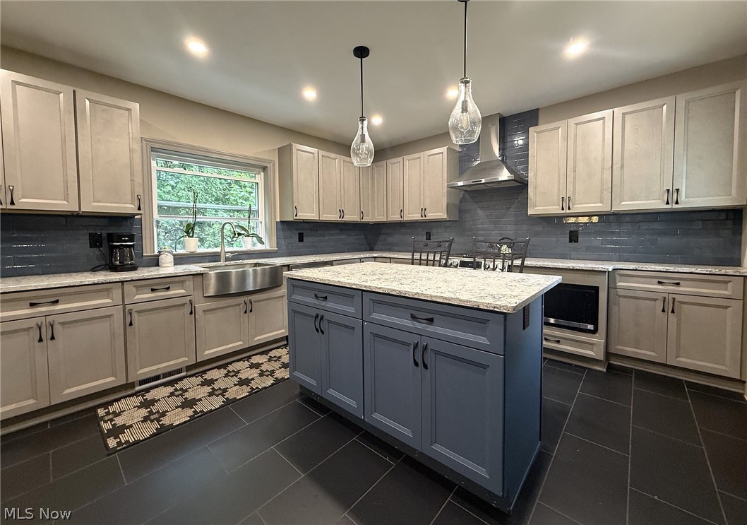 10990 Mayfield Road Chardon OH 44024
