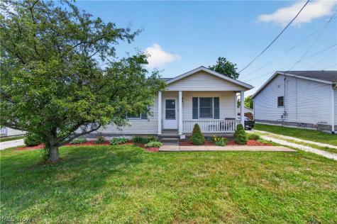 3014 Harmont Avenue NE Canton OH 44705