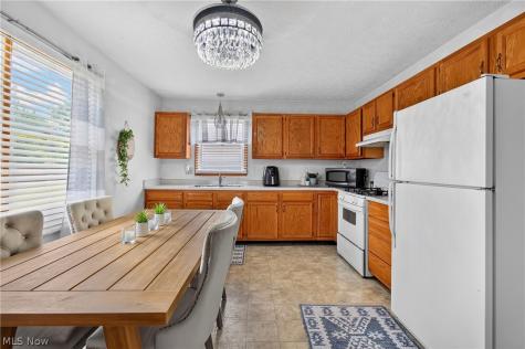 3014 Harmont Avenue NE Canton OH 44705