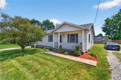 3014 Harmont Avenue NE Canton OH 44705
