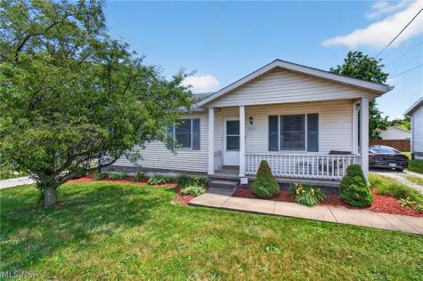 3014 Harmont Avenue NE Canton OH 44705