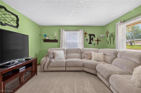 3014 Harmont Avenue NE Canton OH 44705