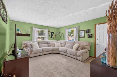 3014 Harmont Avenue NE Canton OH 44705