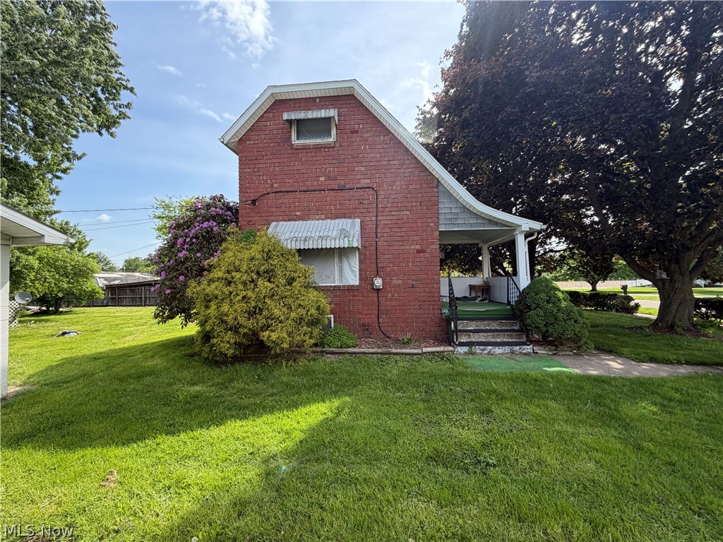 218 S Lawn Drive Newcomerstown OH 43832