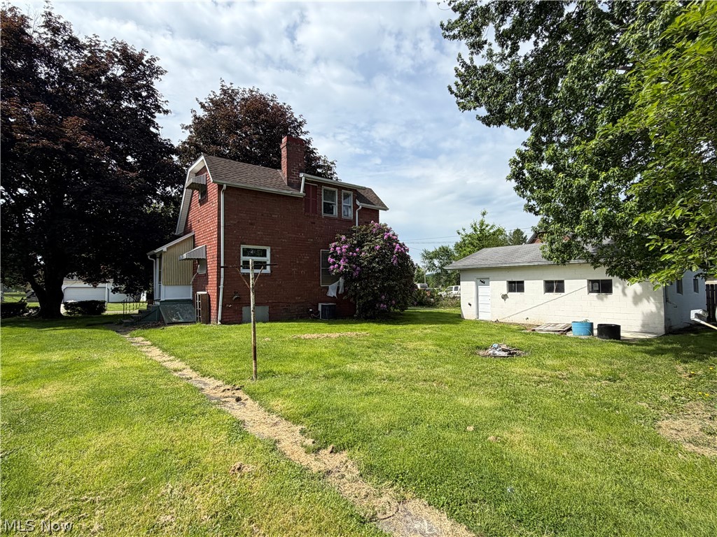 218 S Lawn Drive Newcomerstown OH 43832