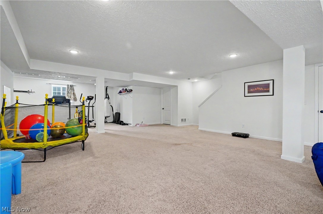 987 Hawkin Lane Aurora OH 44202