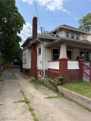 1372 Andrus Street Akron OH 44301