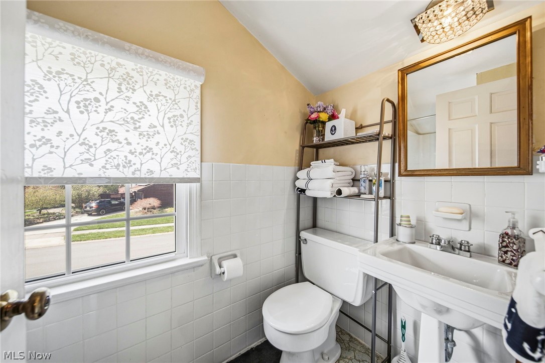 25301 Wolf Road Bay Village OH 44140