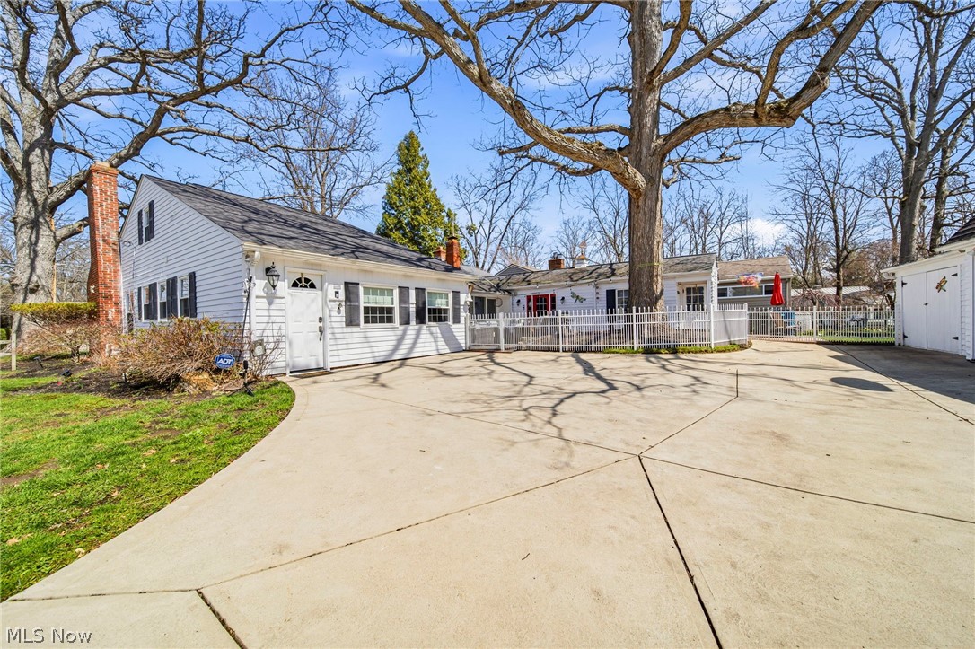 25301 Wolf Road Bay Village OH 44140
