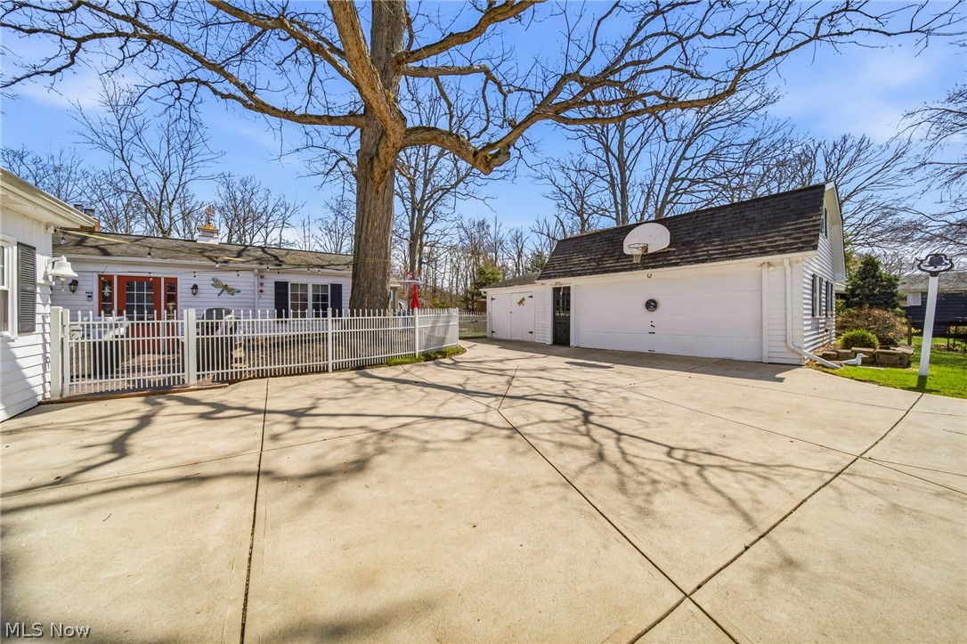 25301 Wolf Road Bay Village OH 44140