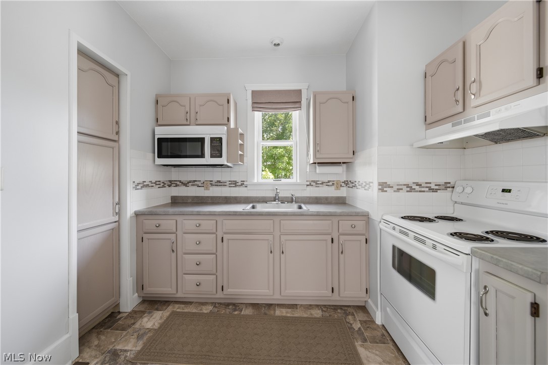 2613 Crown Place NW Canton OH 44708
