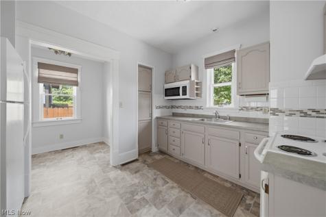 2613 Crown Place NW Canton OH 44708
