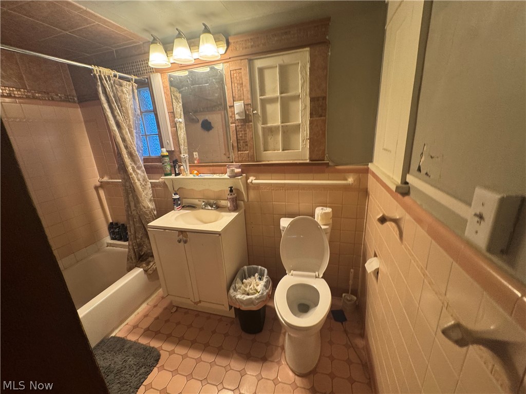 287 Lawrence Avenue NE Warren OH 44483