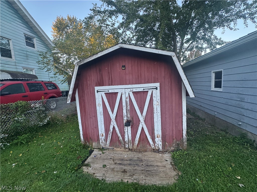287 Lawrence Avenue NE Warren OH 44483