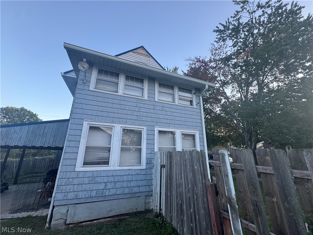 287 Lawrence Avenue NE Warren OH 44483