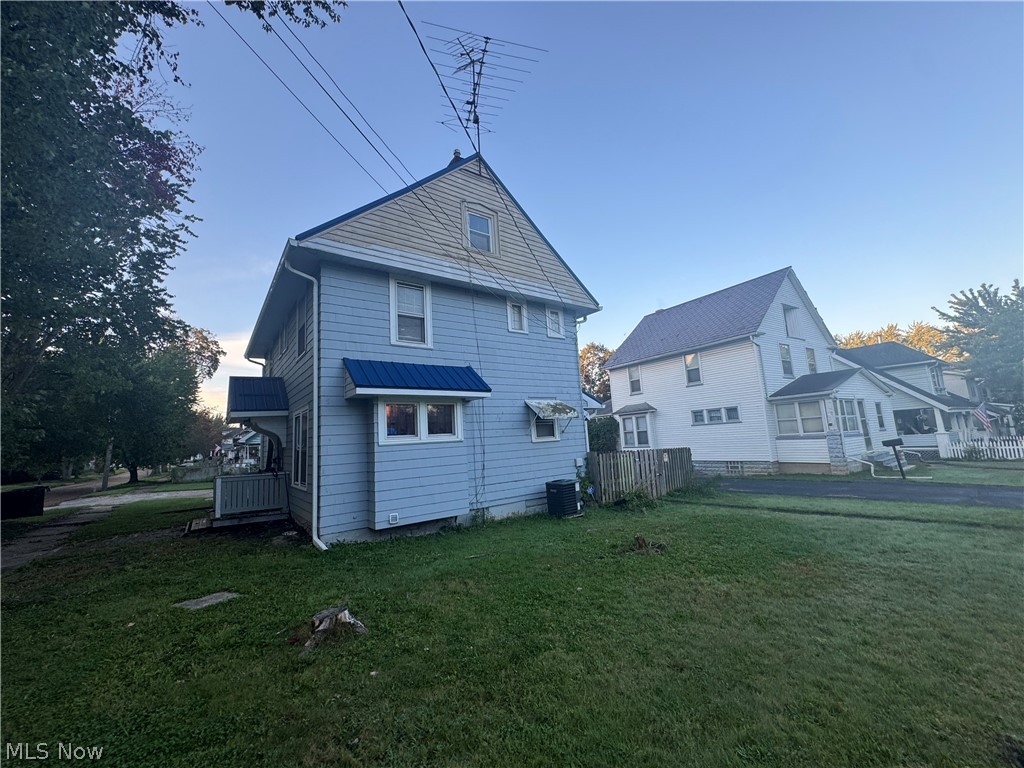 287 Lawrence Avenue NE Warren OH 44483