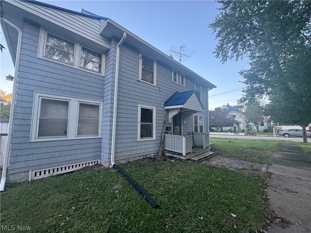 287 Lawrence Avenue NE Warren OH 44483