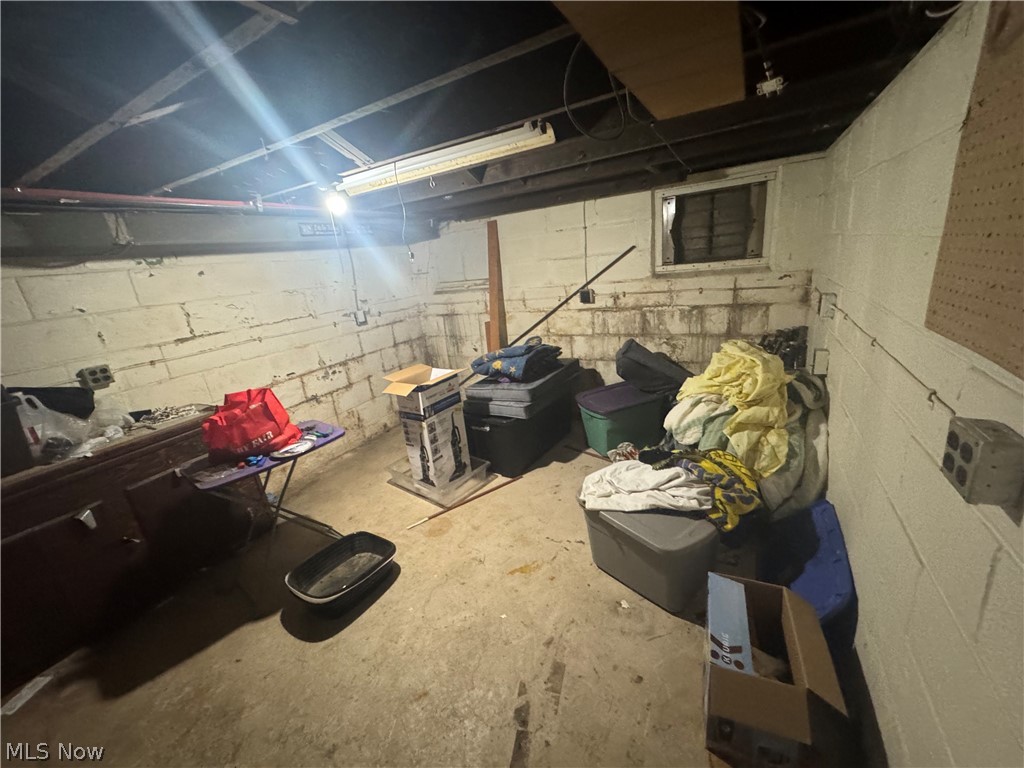 287 Lawrence Avenue NE Warren OH 44483