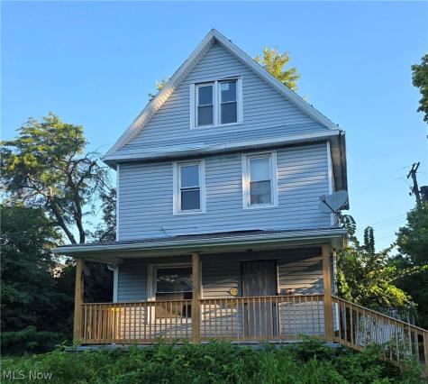 12423 Phillips Avenue Cleveland OH 44108