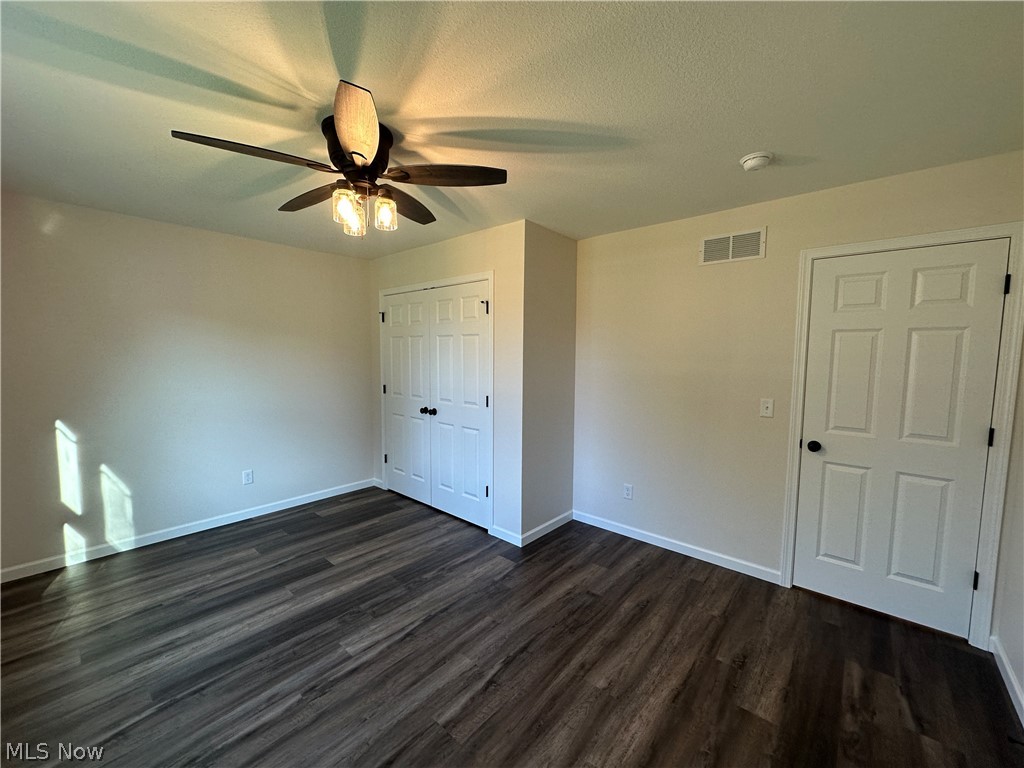 16 E Haywood Avenue Struthers OH 44471