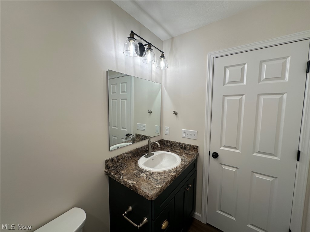 16 E Haywood Avenue Struthers OH 44471