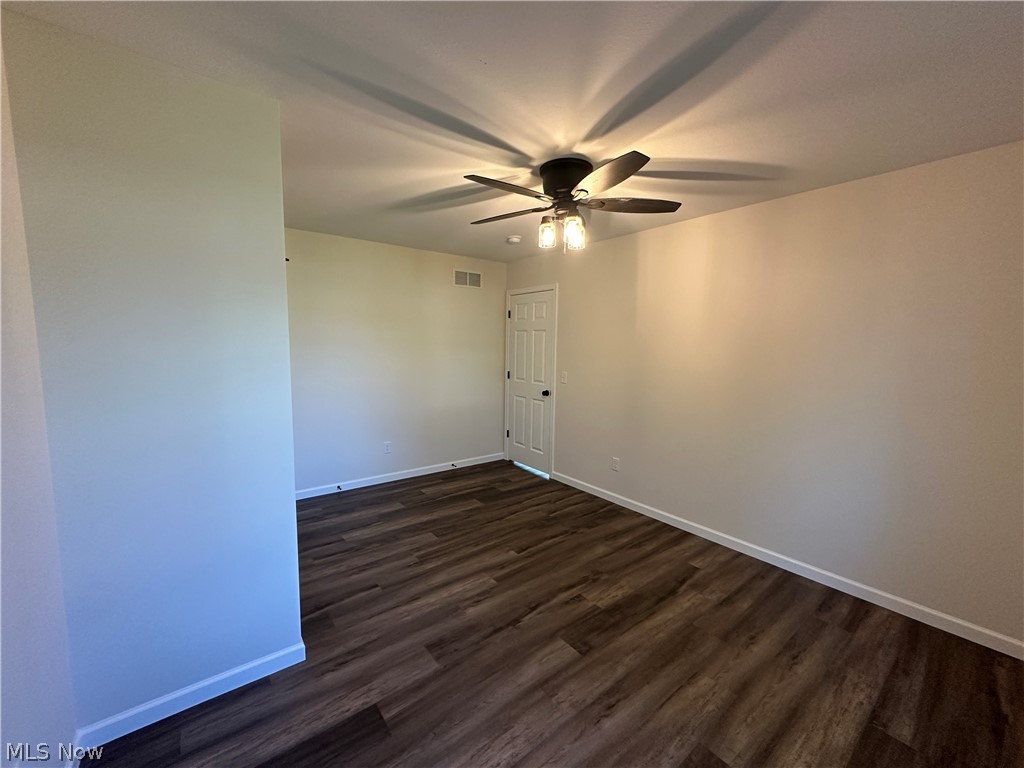 16 E Haywood Avenue Struthers OH 44471