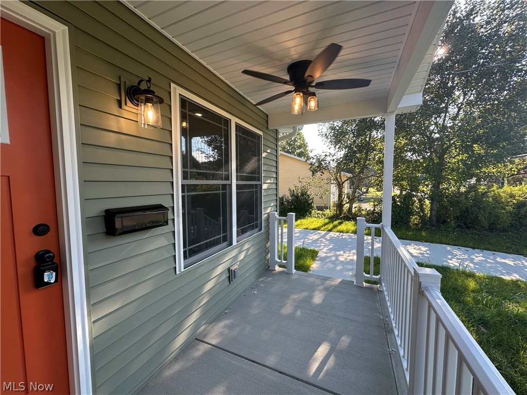 16 E Haywood Avenue Struthers OH 44471